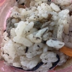 【離乳食/幼児食】ひじきとワカメの炊き込みご飯